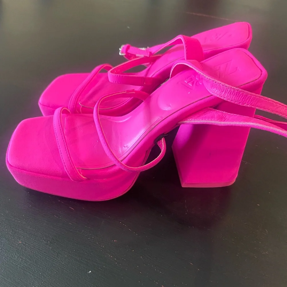 Zara Hot Pink Strappy Sandals NWT - Picture 4 of 6